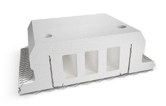 Elemento prefabbricato Plastbau® New Classic di Bioisotherm, realizzato in polistirene espanso sinterizzato. Mostra la struttura leggera e isolante con profili metallici e rete porta intonaco, ideale per solai con eccellente isolamento termico e resistenza sismica.